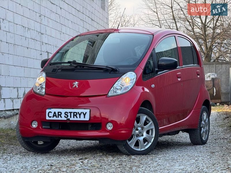 Хэтчбек Peugeot iOn 2011 в Стрые