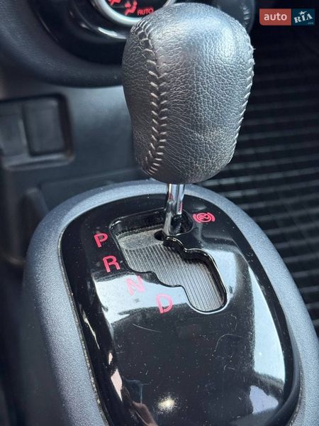 Хэтчбек Peugeot iOn 2011 в Стрые