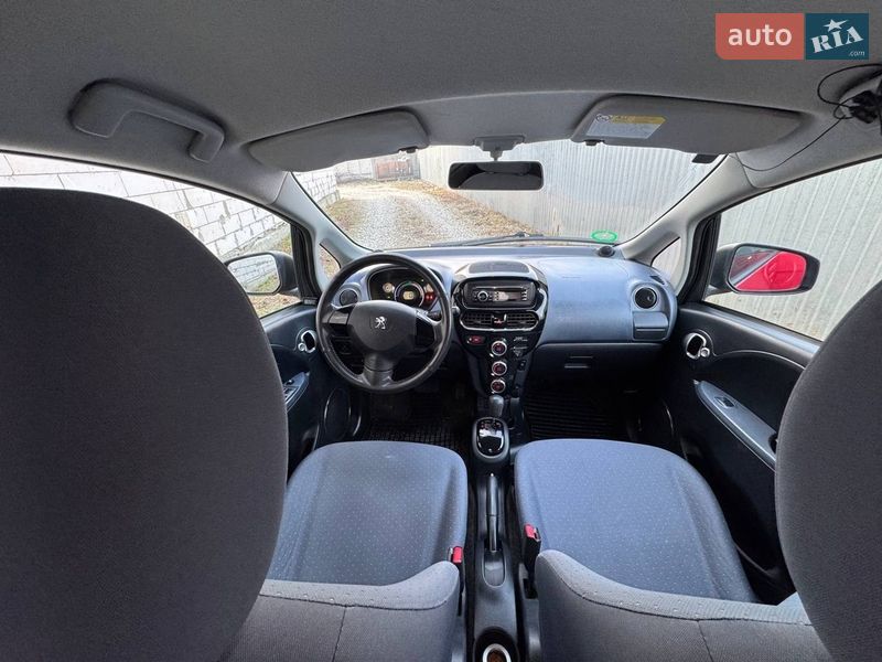 Хэтчбек Peugeot iOn 2011 в Стрые