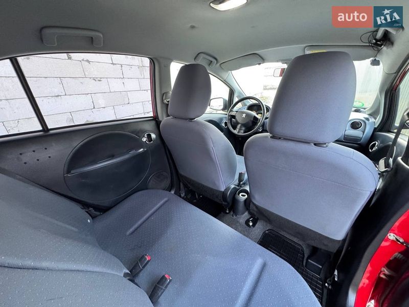 Хэтчбек Peugeot iOn 2011 в Стрые