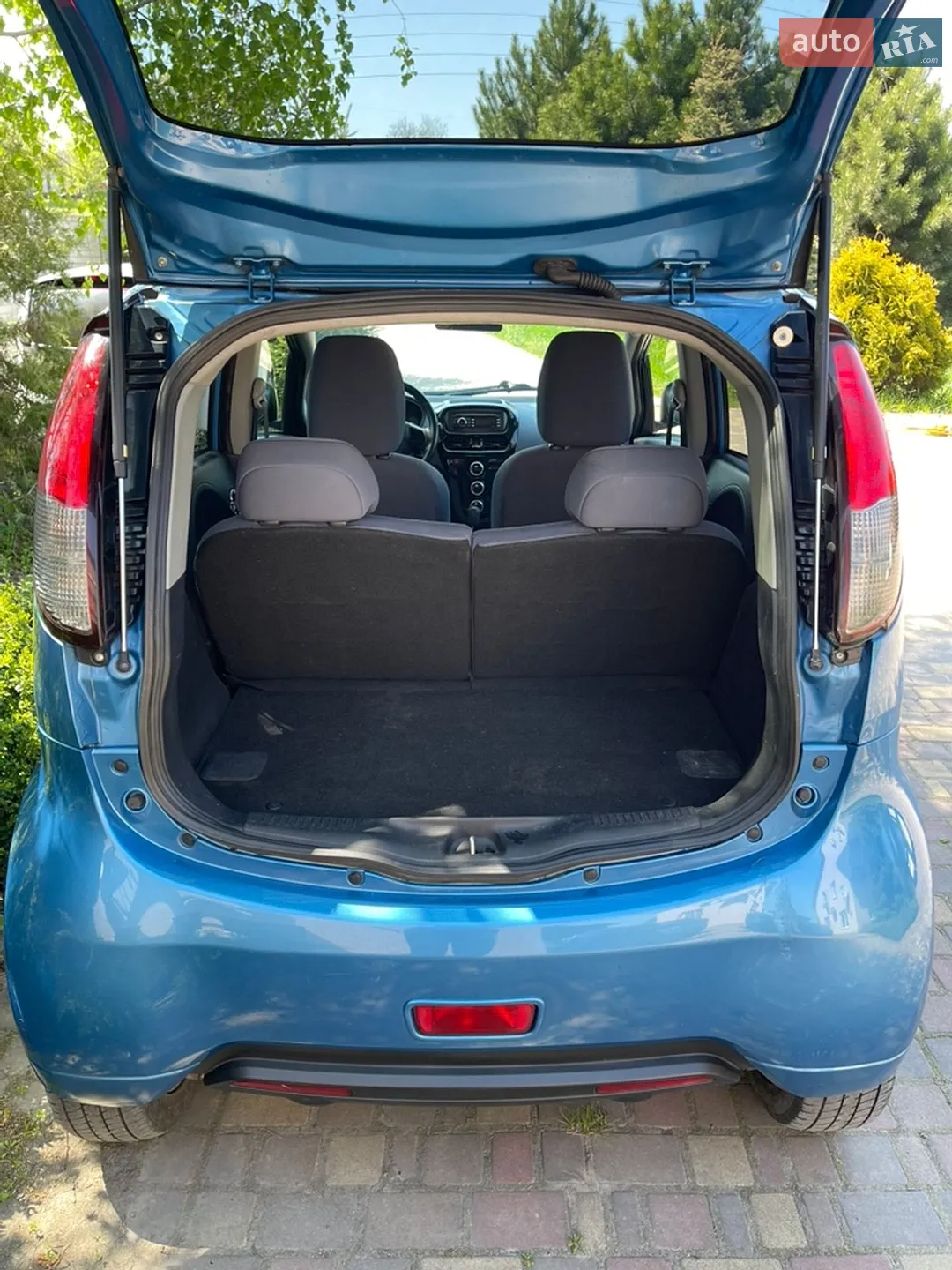 2012 Peugeot iOn - мініатюра 11