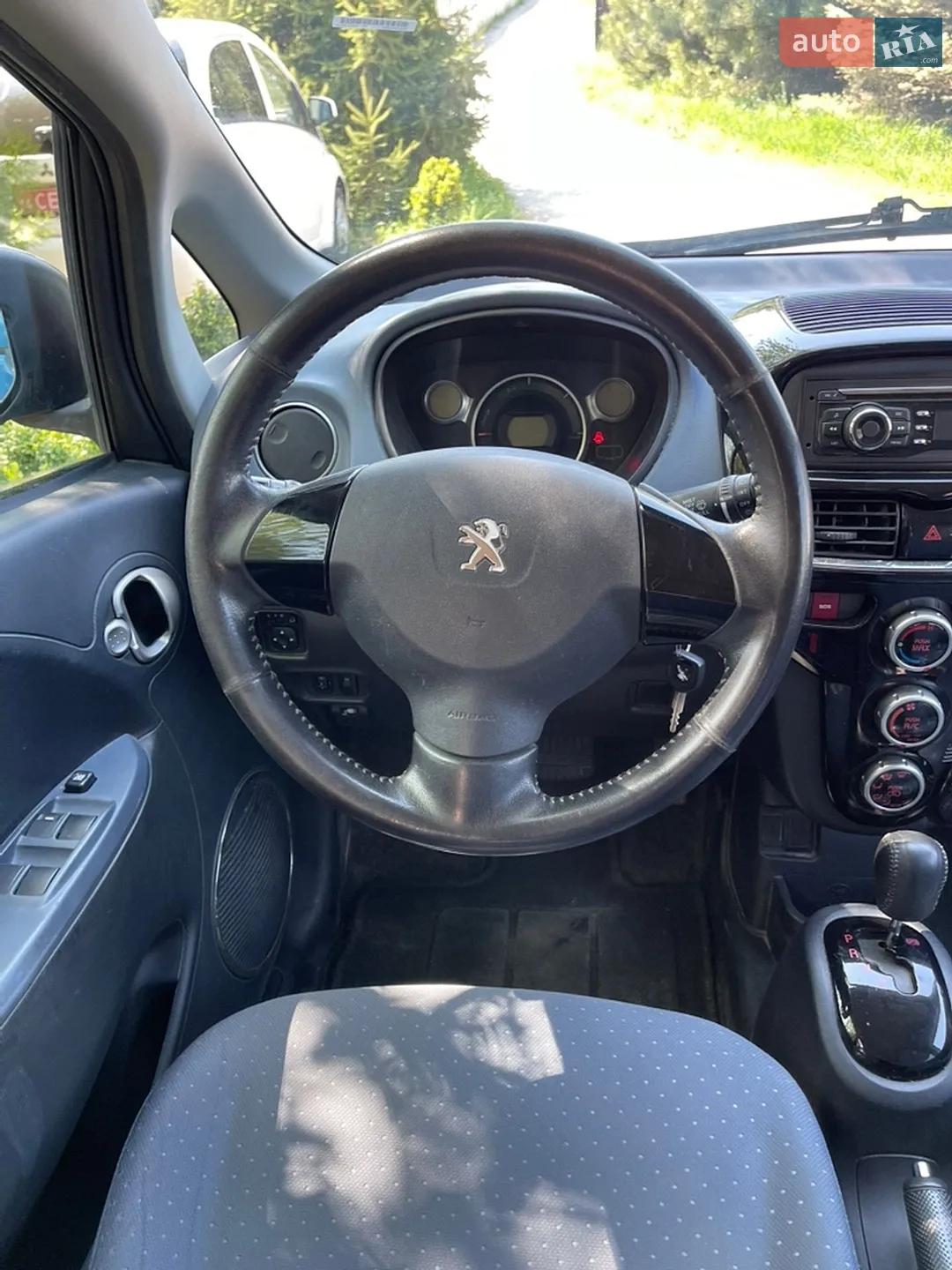 2012 Peugeot iOn - мініатюра 18