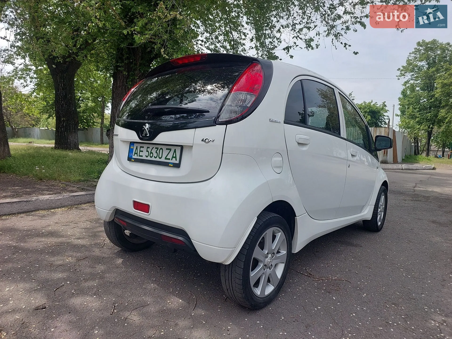 2012 Peugeot iOn - мініатюра 3