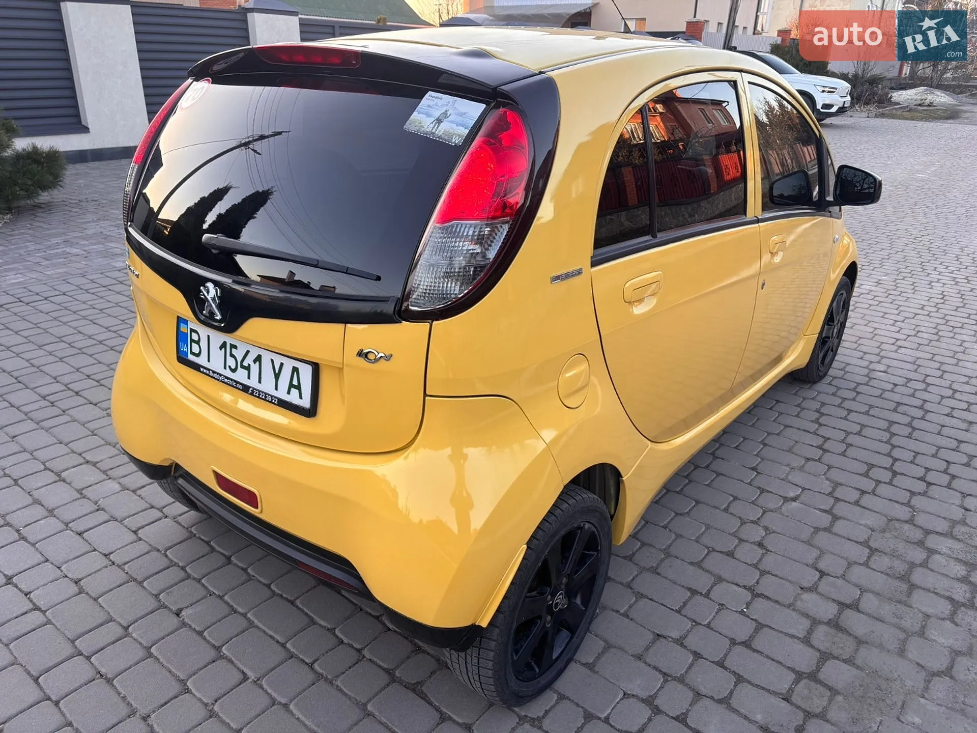2011 Peugeot iOn - мініатюра 10