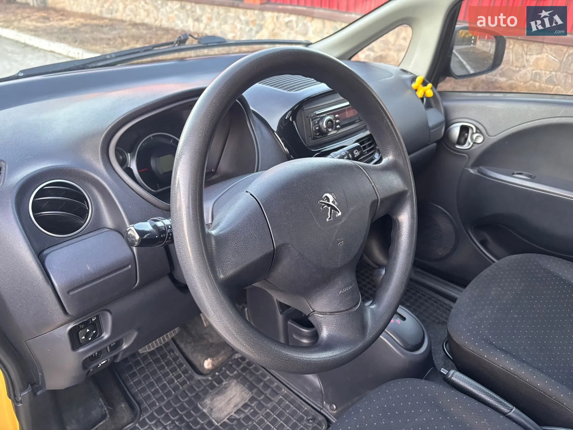 2011 Peugeot iOn - мініатюра 24