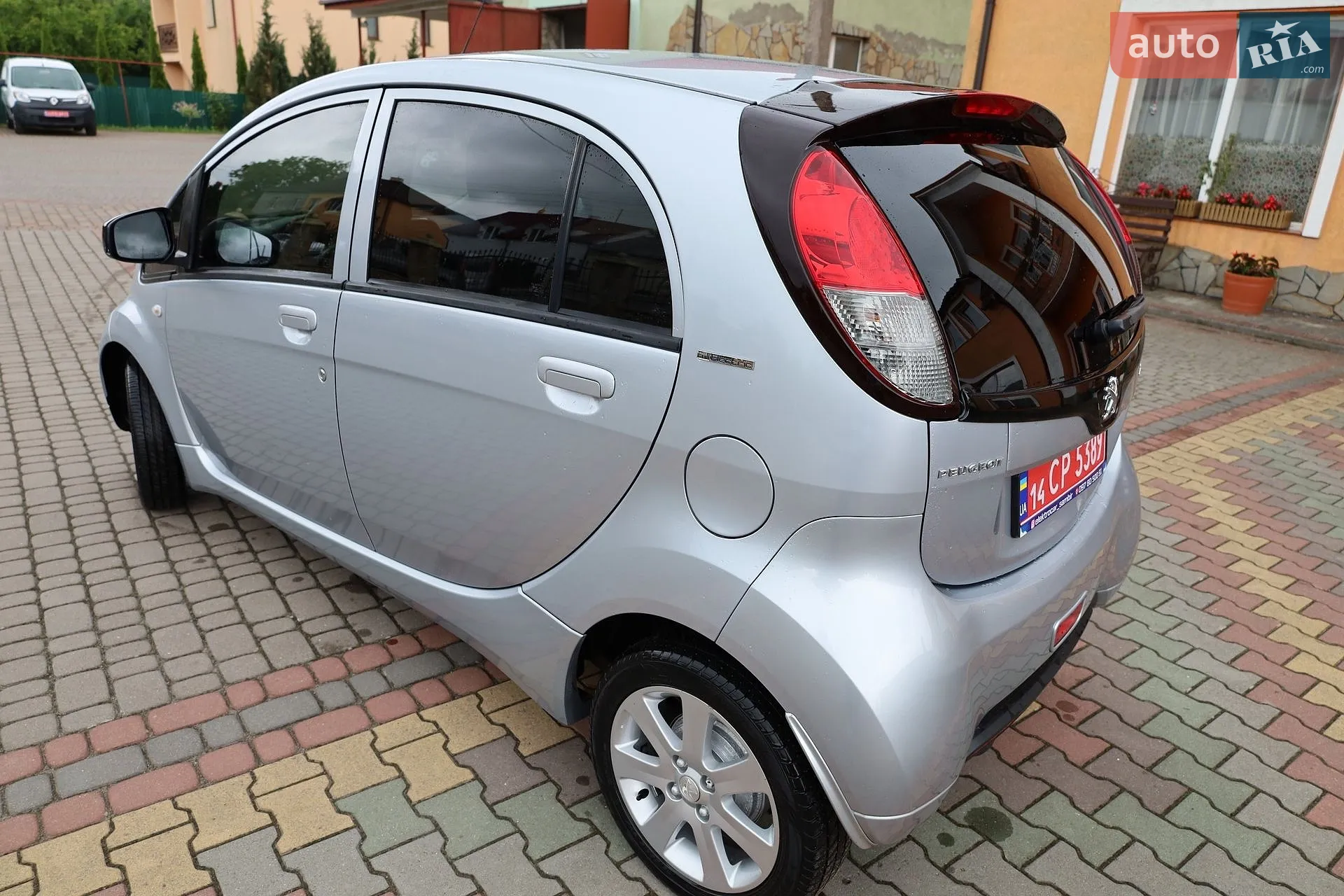 2014 Peugeot iOn - мініатюра 18