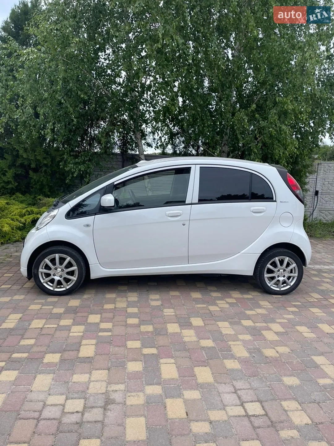 2015 Peugeot iOn - мініатюра 5