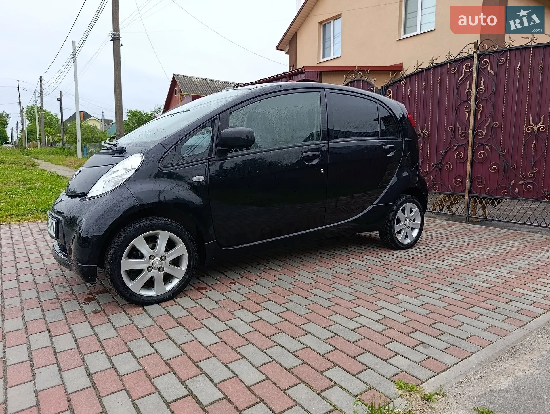 2012 Peugeot iOn - мініатюра 11