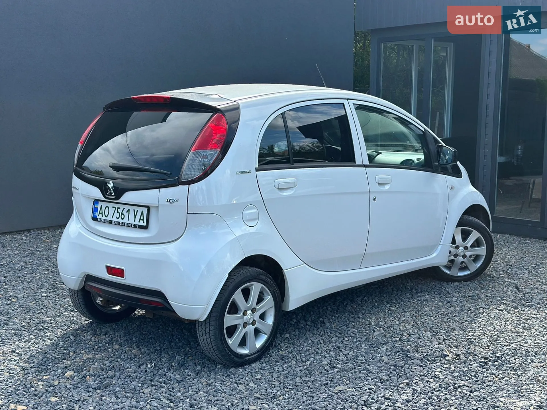 2011 Peugeot iOn - мініатюра 3