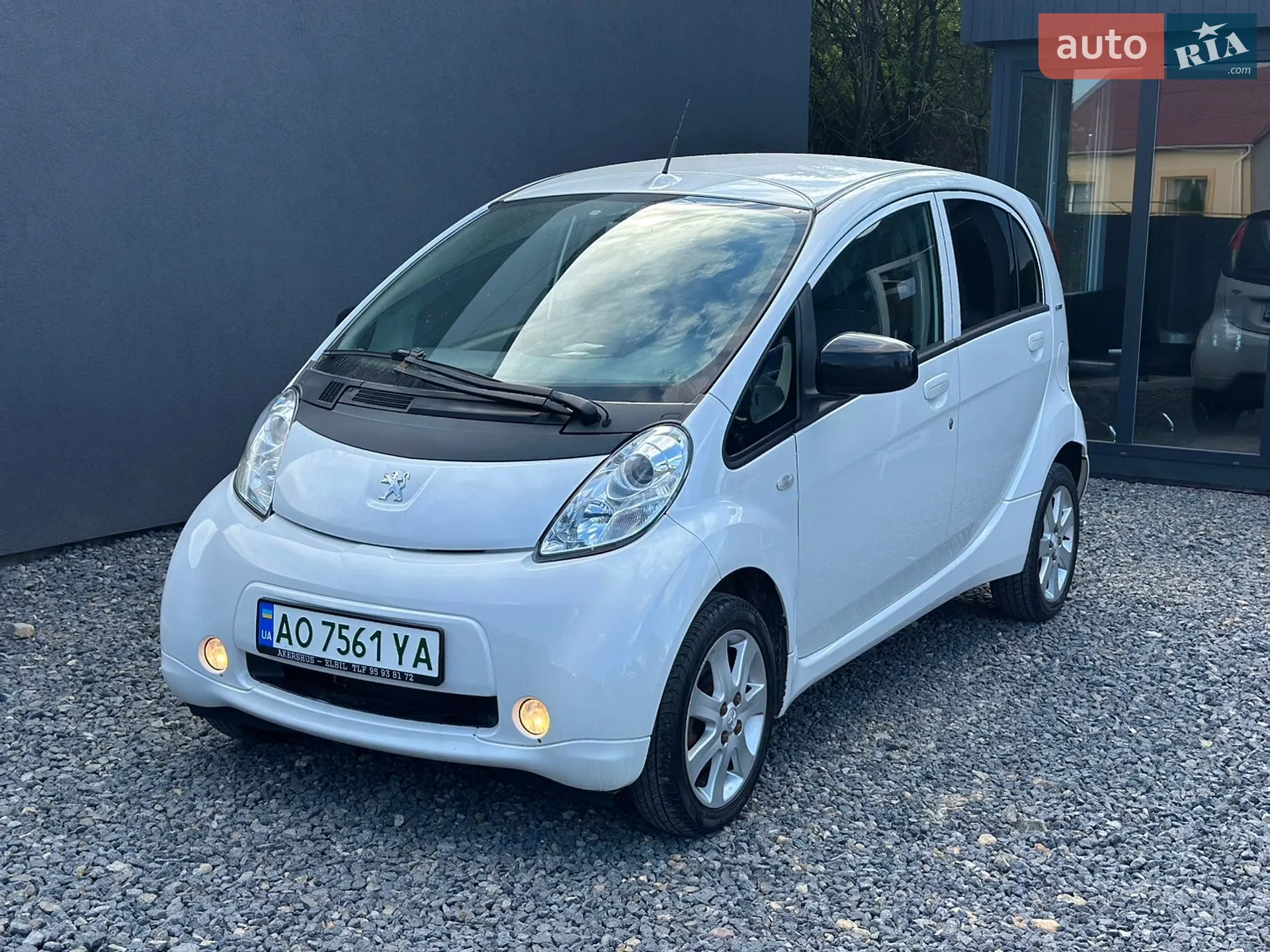 2011 Peugeot iOn - мініатюра 2