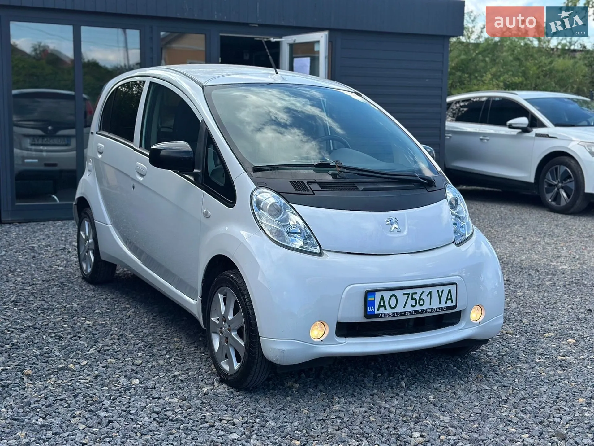 Peugeot iOn 2011