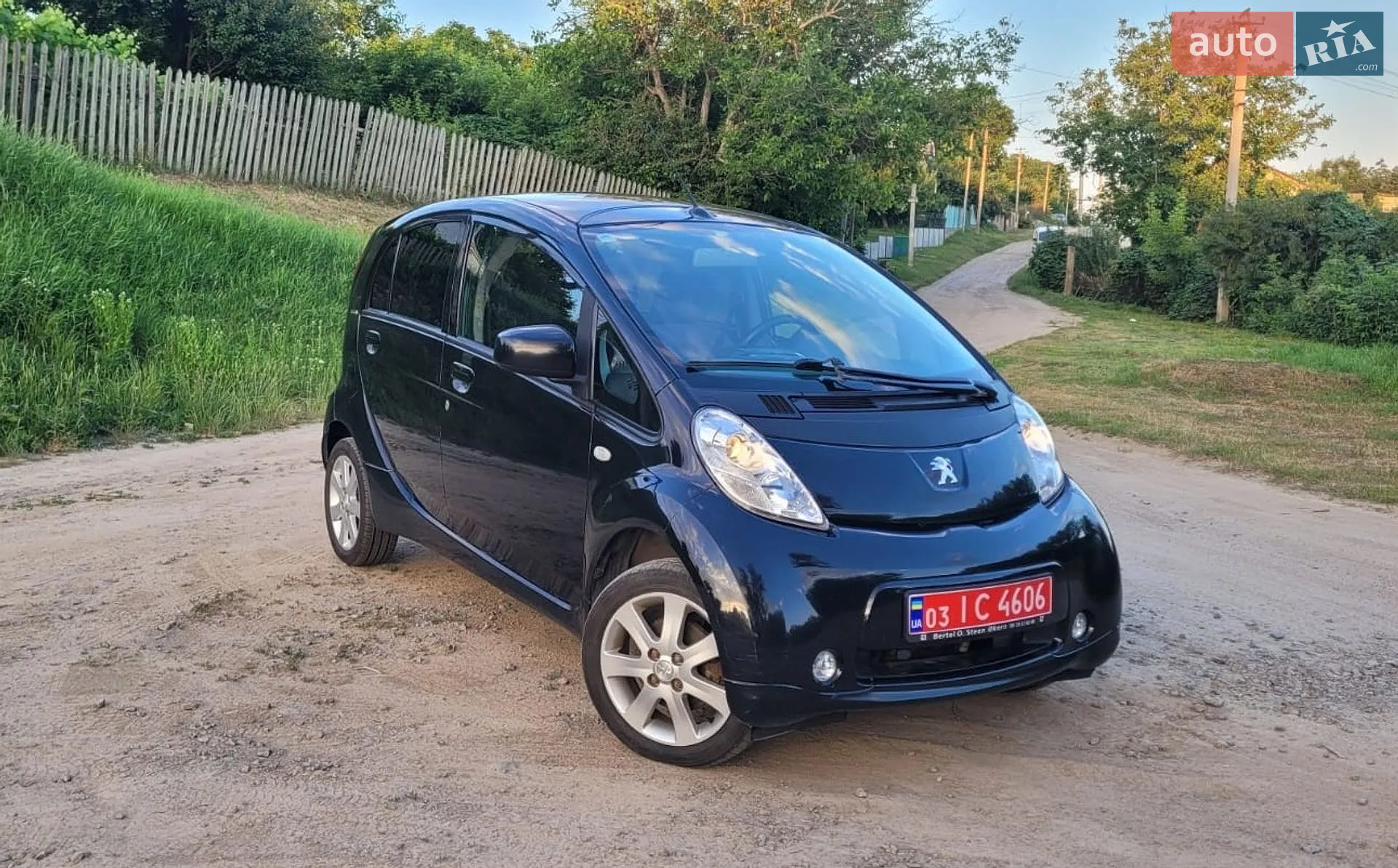 2012 Peugeot iOn - фото 1