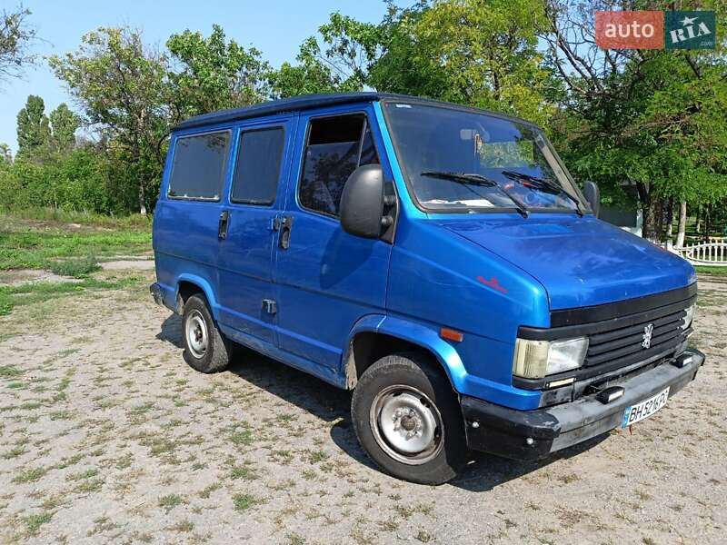 Мінівен Peugeot J5 1991 в Єланці