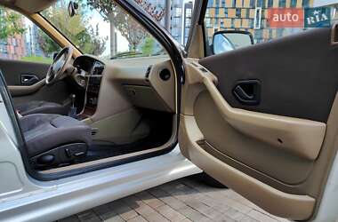 Седан Peugeot Pars 2005 в 