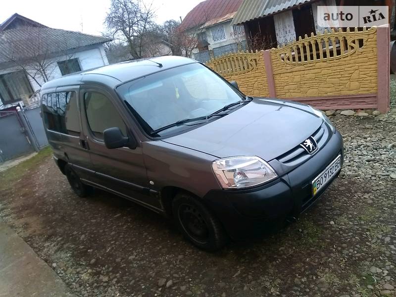 Мінівен Peugeot Partner 2004 в Івано-Франківську