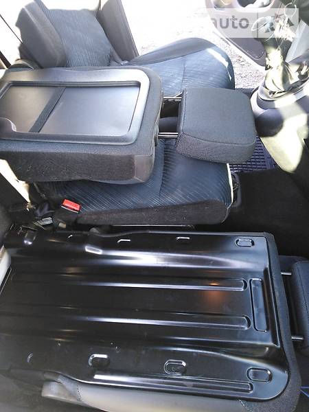 Вантажопасажирський фургон Peugeot Partner 2012 в Дніпрі