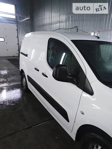 Вантажопасажирський фургон Peugeot Partner 2012 в Дніпрі