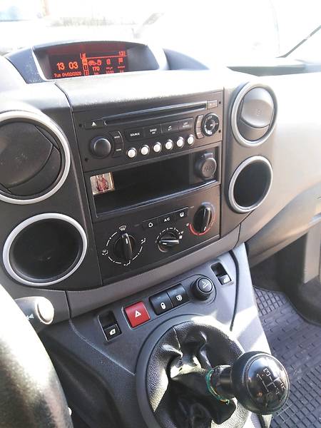 Вантажопасажирський фургон Peugeot Partner 2012 в Дніпрі