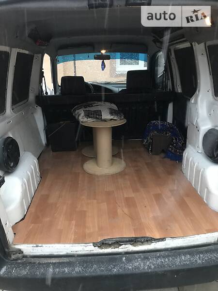 Грузопассажирский фургон Peugeot Partner 2000 в Черновцах