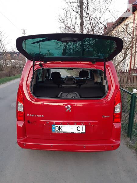 Мінівен Peugeot Partner 2008 в Рівному