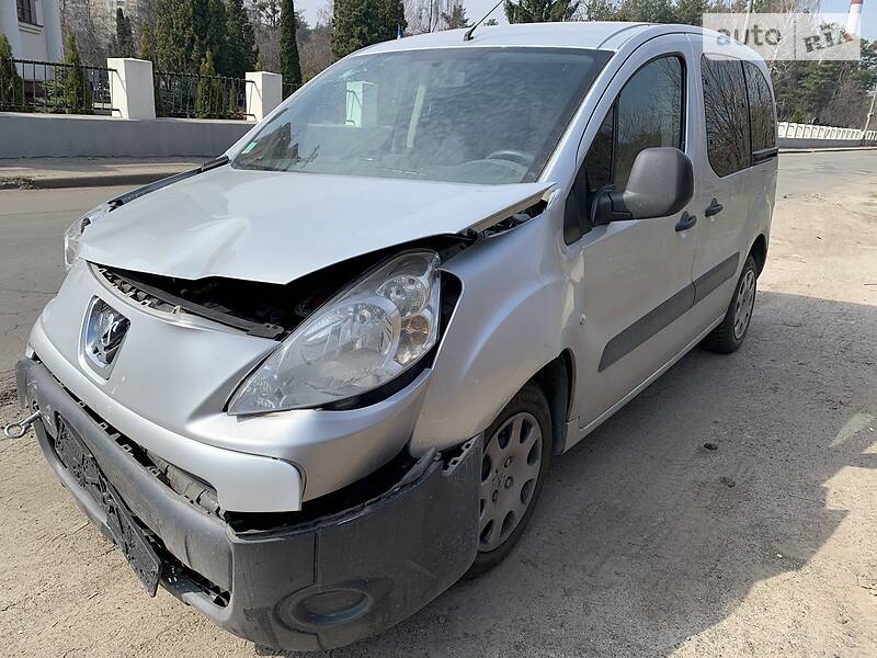 Мінівен Peugeot Partner 2011 в Києві фото Мінівен Peugeot Partner 2011 в Києві