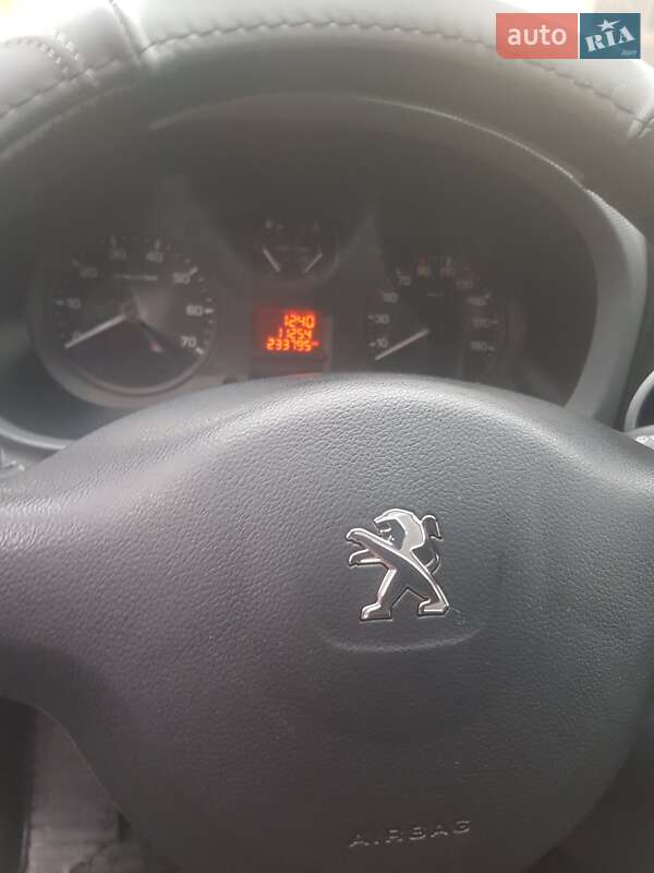 Минивэн Peugeot Partner 2013 в Виноградове