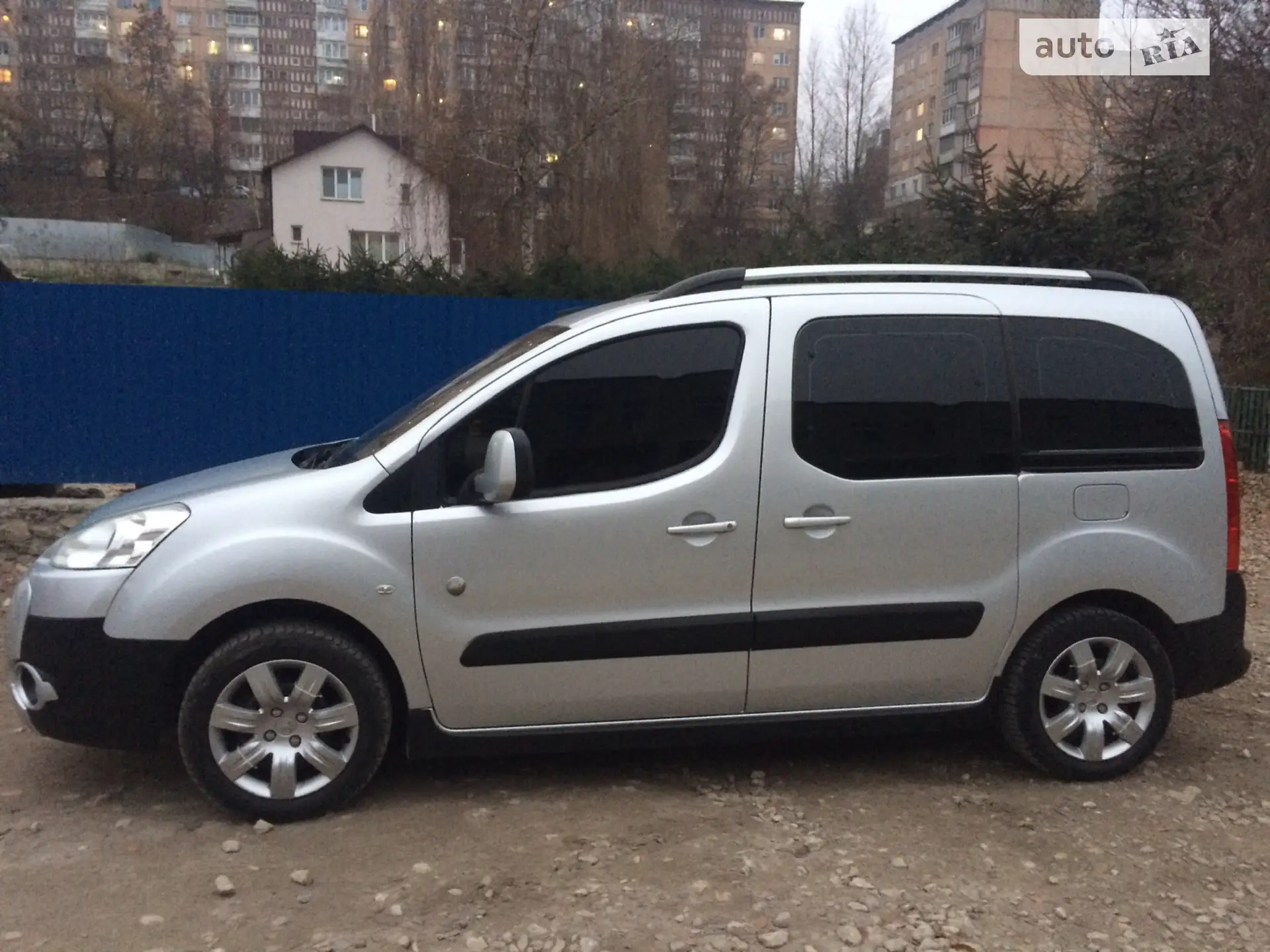 2010 Peugeot Partner - мініатюра 3