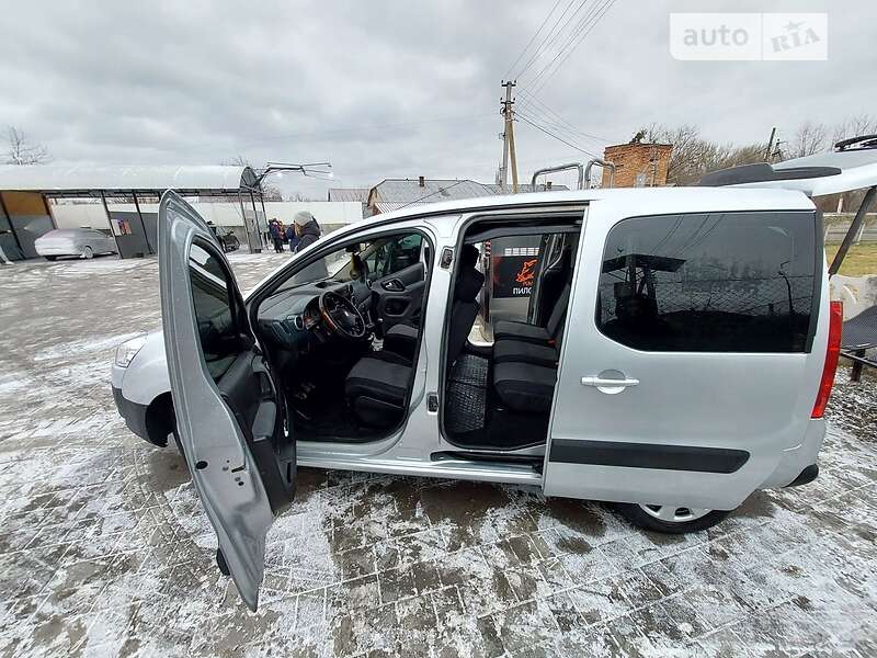Пикап Peugeot Partner 2009 в Остроге