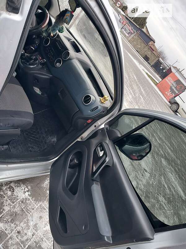 Пикап Peugeot Partner 2009 в Остроге