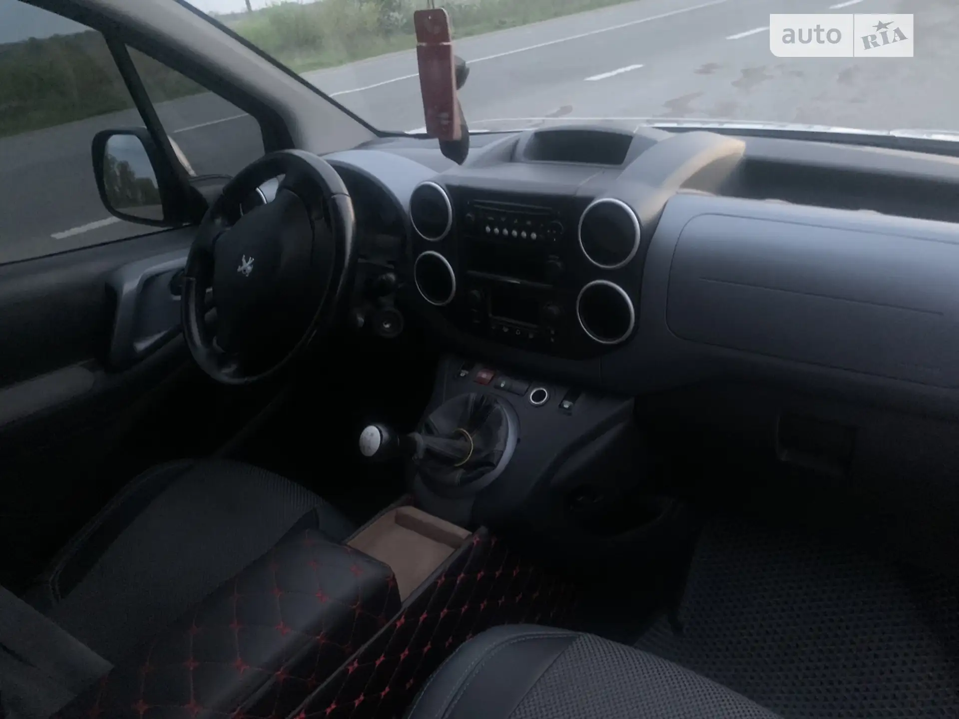 2012 Peugeot Partner - мініатюра 8