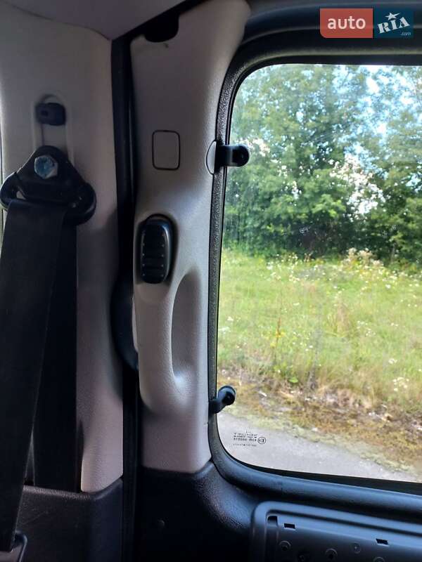 Минивэн Peugeot Partner 2004 в Староконстантинове