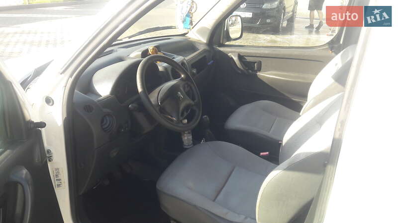 Мінівен Peugeot Partner 2005 в Верховині