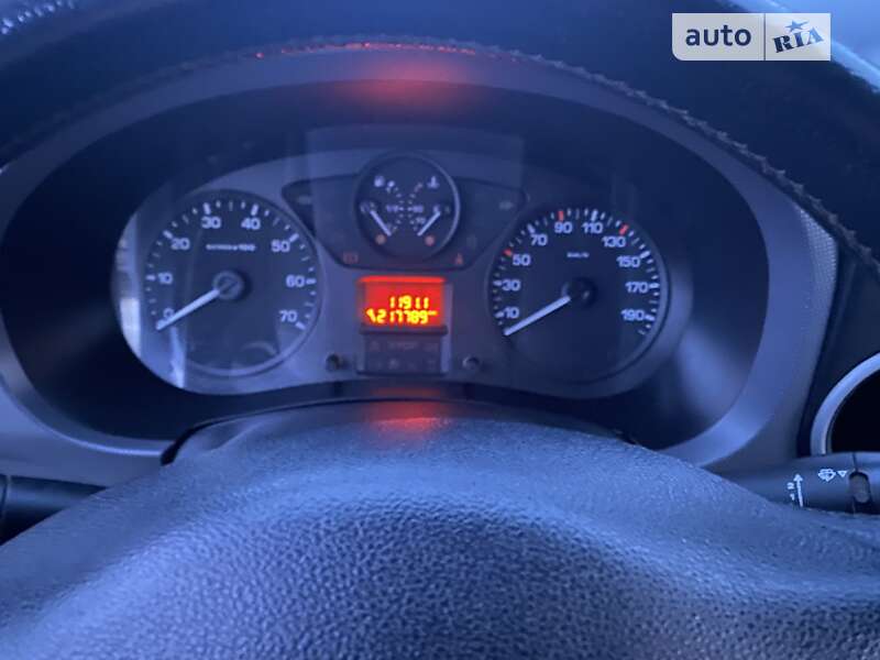 Вантажний фургон Peugeot Partner 2012 в Гадячі