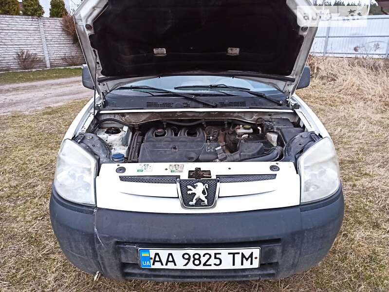 Минивэн Peugeot Partner 2005 в Киеве