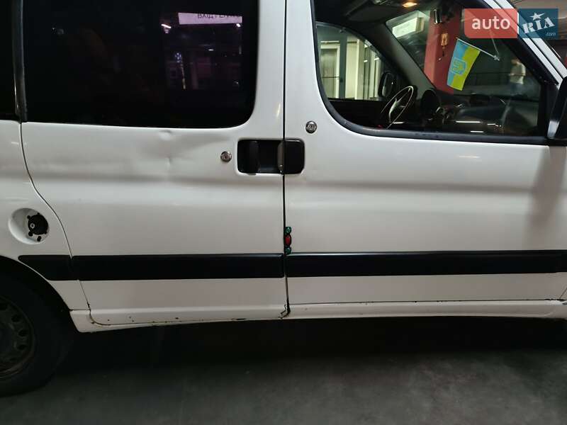 Мінівен Peugeot Partner 2003 в Львові