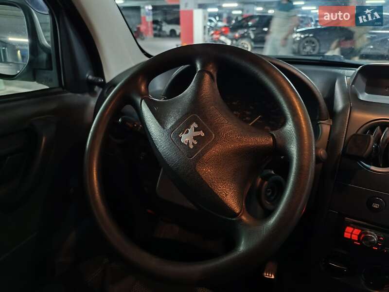 Мінівен Peugeot Partner 2003 в Львові