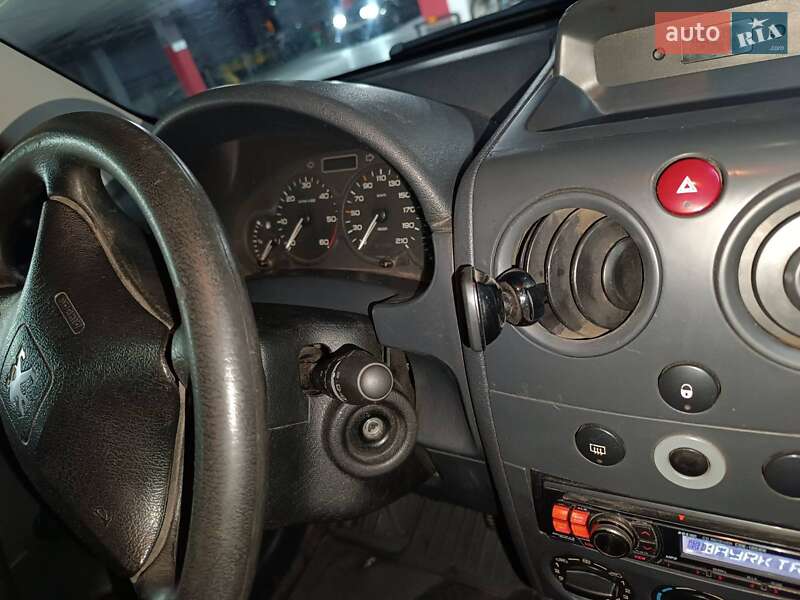 Мінівен Peugeot Partner 2003 в Львові