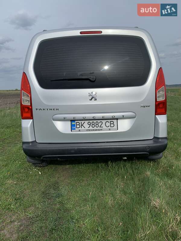 Мінівен Peugeot Partner 2011 в Рівному