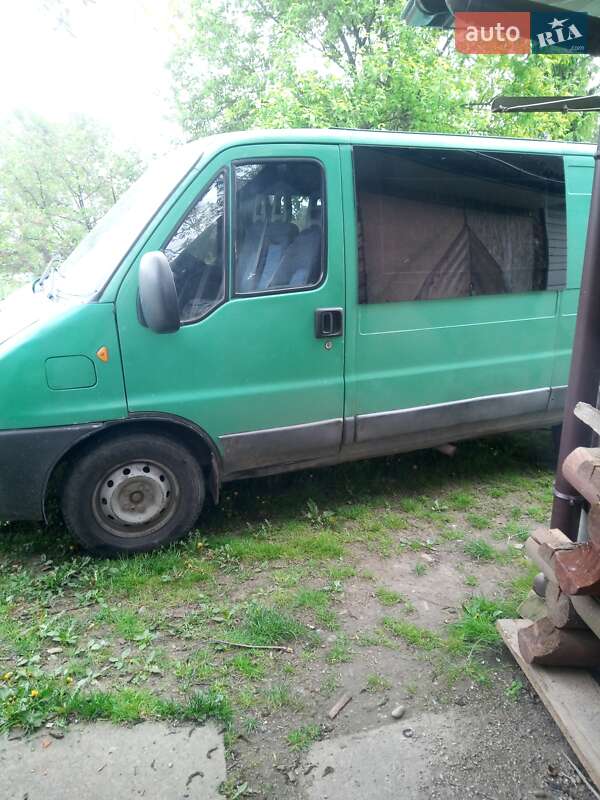 Мінівен Peugeot Partner 2004 в Стрию