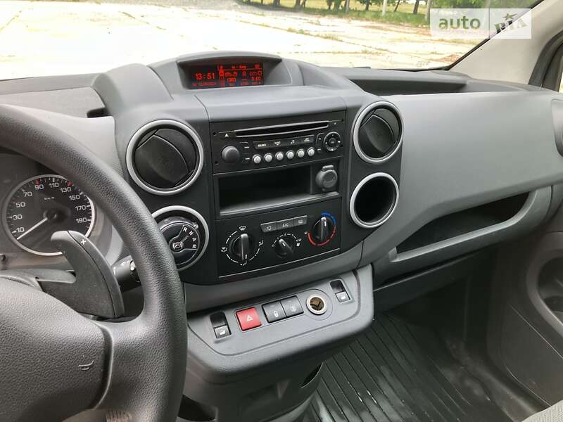 Вантажний фургон Peugeot Partner 2017 в Нетішині