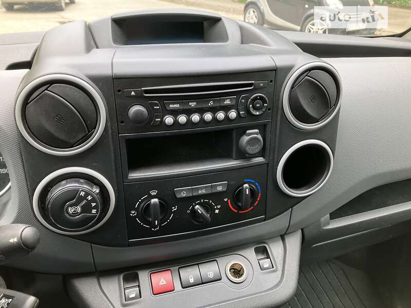 Вантажний фургон Peugeot Partner 2017 в Нетішині