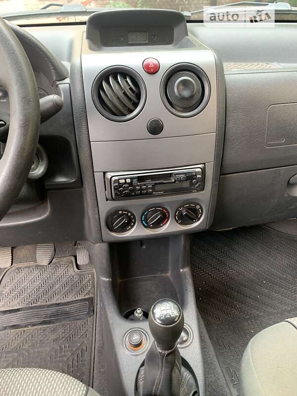 Вантажний фургон Peugeot Partner 2006 в Києві