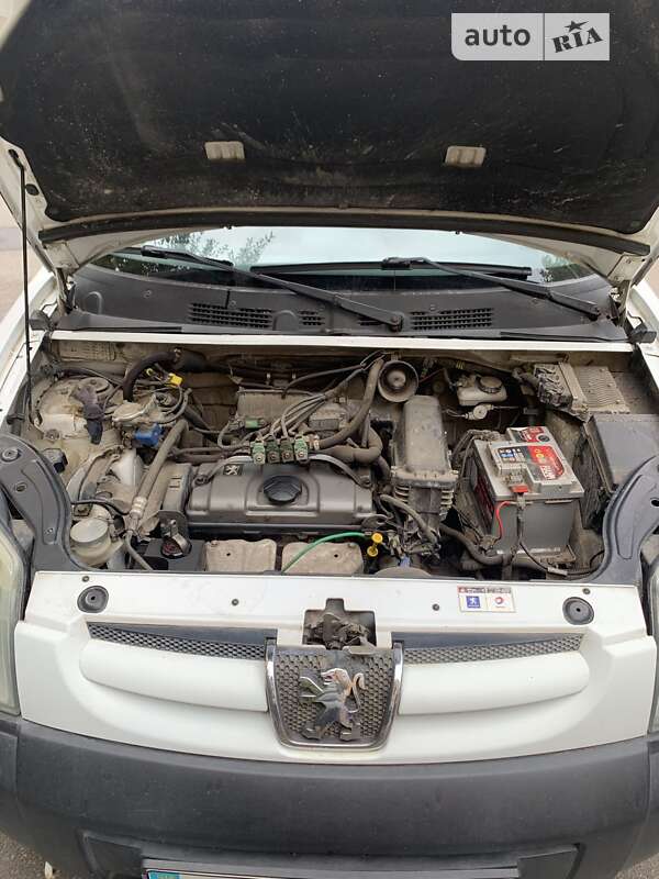 Вантажний фургон Peugeot Partner 2006 в Києві