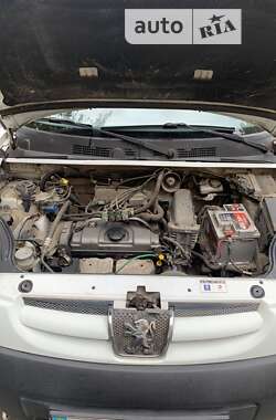 Грузовой фургон Peugeot Partner 2006 в 