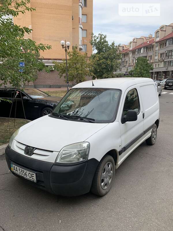 Вантажний фургон Peugeot Partner 2006 в Києві