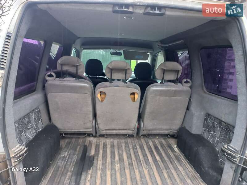 Минивэн Peugeot Partner 2005 в Самборе