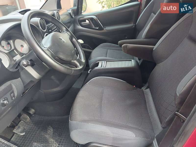 Мінівен Peugeot Partner 2010 в Івано-Франківську