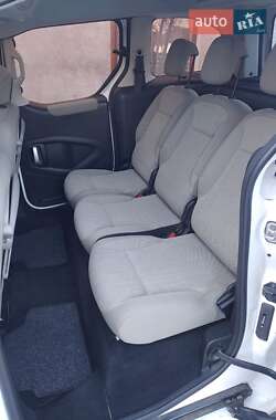 Минивэн Peugeot Partner 2010 в 