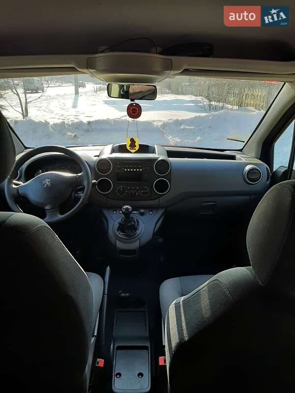 Минивэн Peugeot Partner 2011 в Ивано-Франковске