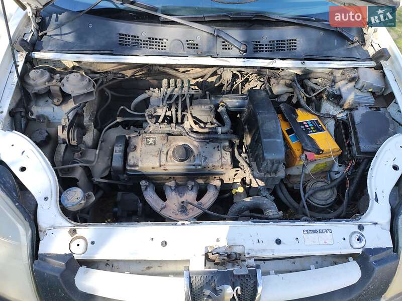 Грузовой фургон Peugeot Partner 2002 в Лебедине